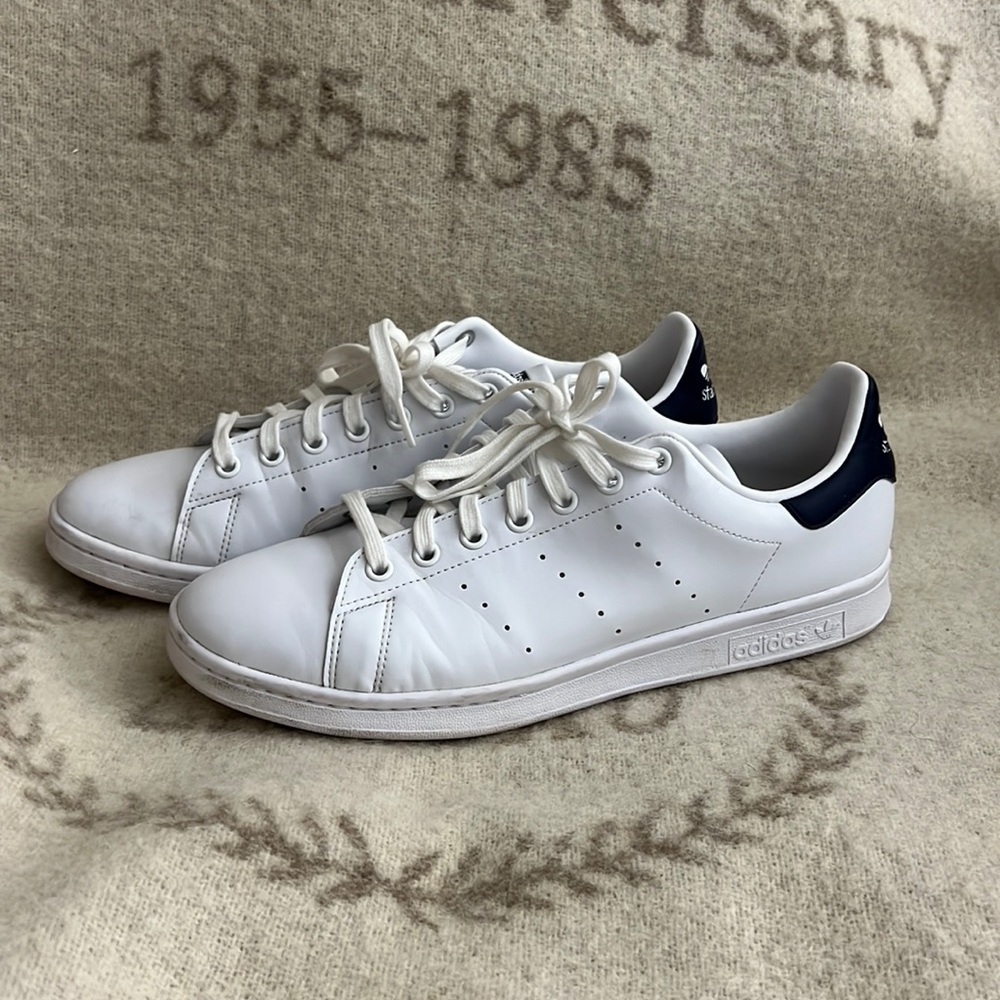 Adidas Stan Smith Sneakers Men’s 10 white w/ blue trim